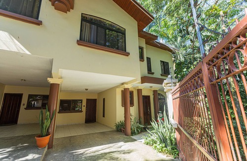 San Pedro Sula House | Comfortable house/3 bedrooms with private baths/great location