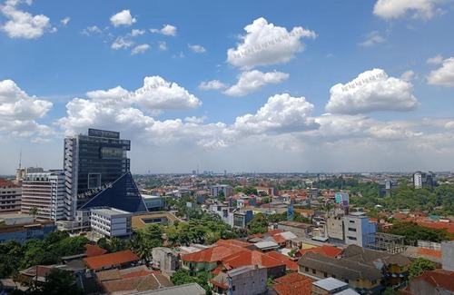 Pondokcina Apartment | Comfortable Studio with City View Balcony - Mahata Margonda