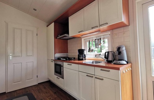 Egmond aan den Hoef House | Comfortable detached 3-person chalet near the sea