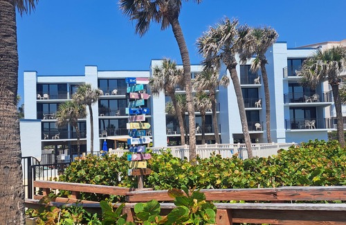 Indian Harbour Beach Condo | Comfortable 2 bedroom right on the beach