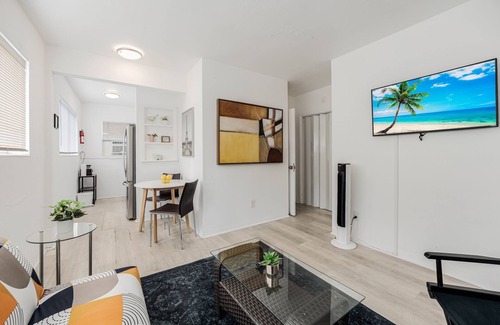 East Little Havana Apartment | Comfortable 1-Bedroom Apartment in Miami, situated on the second floor!