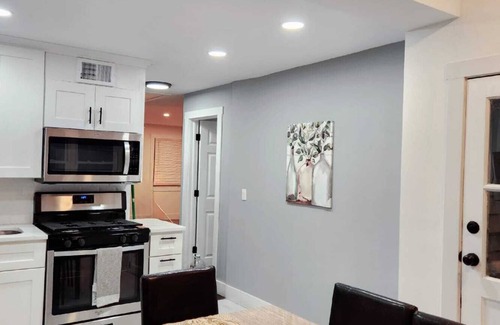 Tuckahoe House | Comfortable 1 family home in Tuckahoe that's near train