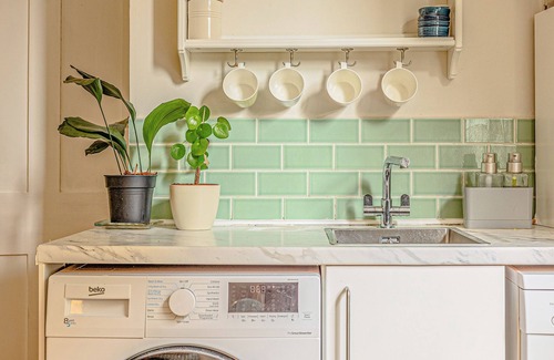 Shacklewell Apartment | Comfortable 1BR flat in Ealing, 7 minutes from tube!