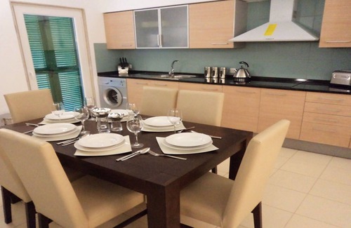 Santa Maria Apartment | Comfortable 2 Bed 2 Bathroom Apartment