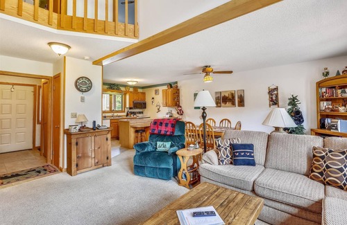 Davis Condo | Comfortable 2 bedroom condo in Deerfield Village provides ideal lodging!