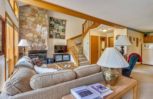 Davis Condo | Comfortable 2 bedroom condo in Deerfield Village provides ideal lodging!