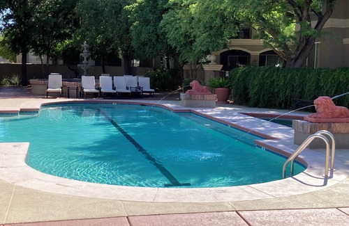 Oro Valley Condo | Comfortable 2 bedroom condo with den in resort-style development in Oro Valley