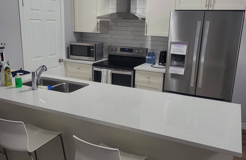 Kitchener Condo | Comfortable 2-Bedroom, 2-Bathroom Apartment in Kitchener - Perfect for everyone!