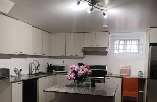 Cartierville House | Comfortable 2 Bedroom Unit