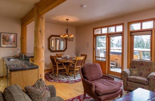 Rossland Condo | Comfortable 2-bedroom suite!