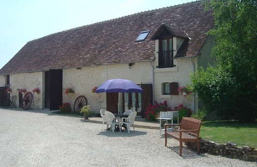 Obterre Cottage | Comfortable 2 bedroom Gite - Shared Pool - Situated in Loire Valley