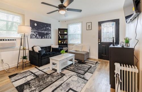 Sylvan Hills Apartment | Comfortable 2 Bedroom Near Downtown Atl Sleeps 6 Free Parking