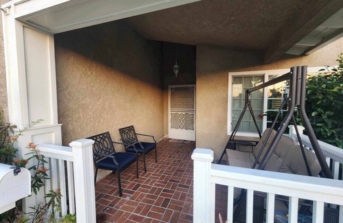 La Palma House | Comfortable 2 Bedrooms in Charming Home Near Disney Furnished with Amenities