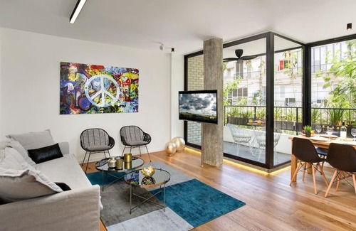 Tel Aviv Apartment | Comfortable 2BR in Hovevei Tsiyon 33 by Holyguest