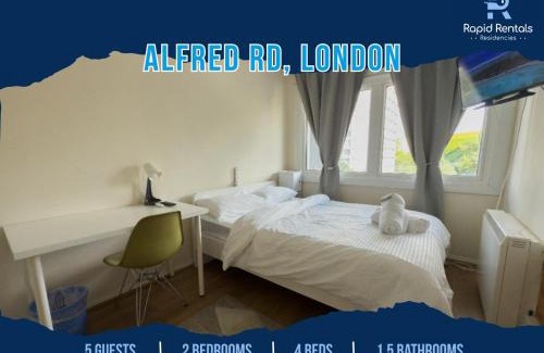 Westbourne Apartment | Comfortable 2BR London Stay 4 Beds Sleeps 5