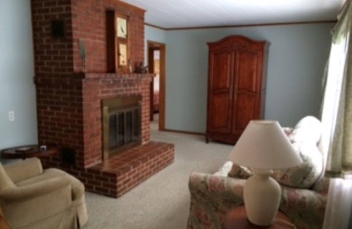Clifton Springs House | Comfortable 3 Bedroom Ranch. In the Fingerlakes region.