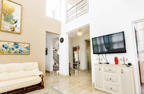 Punta Cana Village House | COMFORTABLE 3 BEDROOM HOUSE WITH LARGE COMMON SPACES & WONDERFUL SWIMMING POOL.