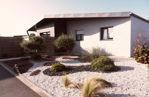 Santec House | Comfortable 3-star holiday rental, 150m from the sea.