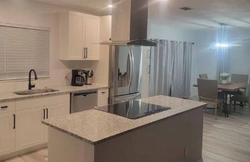 Terrace Park House | Comfortable 4 bedroom house with pool