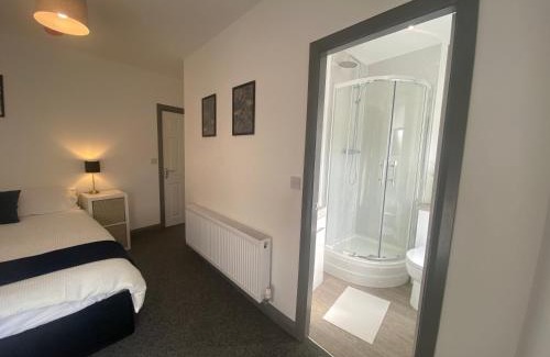 Church Gresley House | Comfortable 4-Bedroom House in Swadlincote