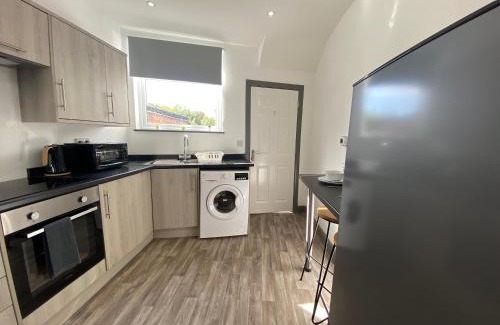 Church Gresley House | Comfortable 4-Bedroom House in Swadlincote