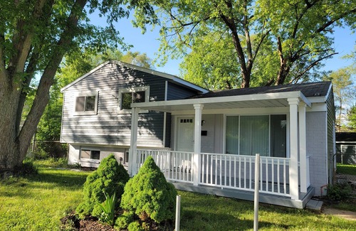 Whittaker House | Comfortable 4 Bedroom/1.5 Bathroom Home