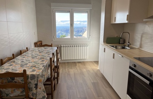 Castro Caldelas Apartment | Comfortable and quiet apartment in the old town of Castro Caldelas