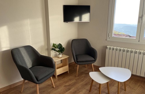 Castro Caldelas Apartment | Comfortable and quiet apartment in the old town of Castro Caldelas
