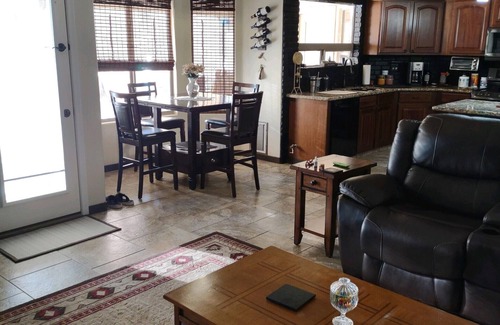 Maricopa House | Comfortable and beautiful golf course home with inviting/accessorized backyard.