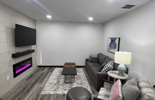 Sioux Falls House | Comfortable and convenient for your group. Relax and enjoy your time together.