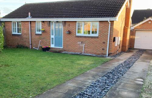 Doncaster Apartment | Comfortable and cosy house with off-road parking