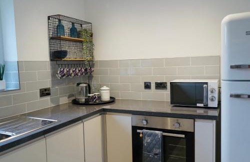 Doncaster Apartment | Comfortable and cosy house with off-road parking