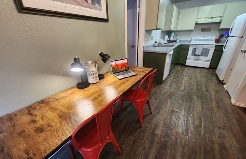 Great Northwest House | Comfortable and Cozy Family Vacation Home Near SeaWorld/Fiesta TX/Lackland AFB