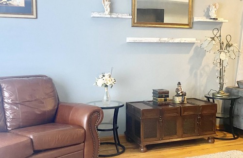 Summit Apartment | Comfortable and Cozy 3 bedroom Apartment
