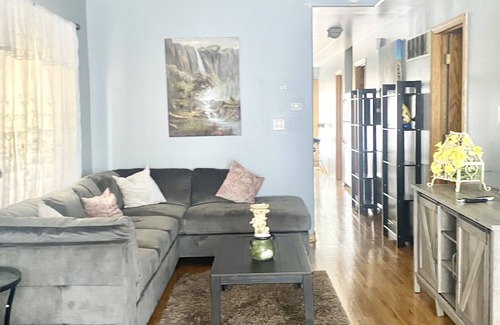 Summit Apartment | Comfortable and Cozy 3 bedroom Apartment