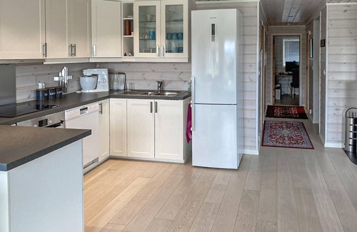Rauland House | Comfortable and cozy cabin in Bevervegen with views of the surrounding area and Raulandsfjella.
