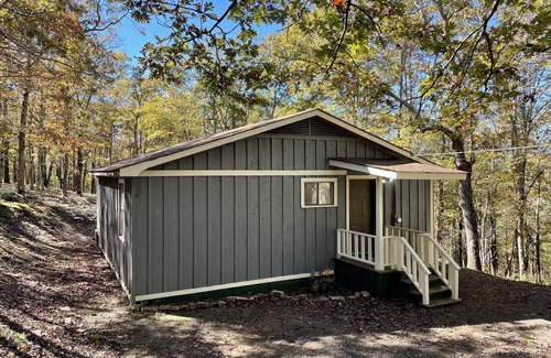 Smithville Cabin | Comfortable and cozy two bed one bath cabin nestled in the Kiamichi Mountains