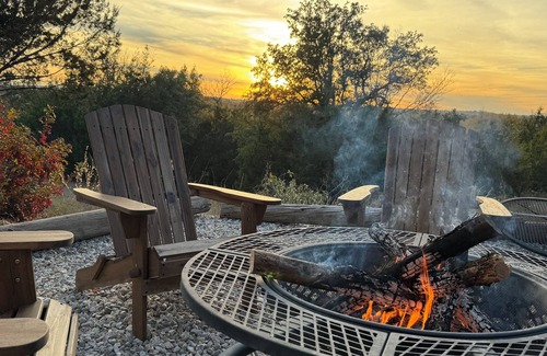 Weatherford Cabin | Comfortable and inviting cabin in the serene country setting of Weatherford