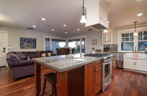 Morro Bay House | Comfortable and Luxurious Beach Home, Steps away from the Sand and Surf