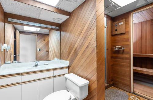 Ladner House | Comfortable and quiet bedroom with private bathroom