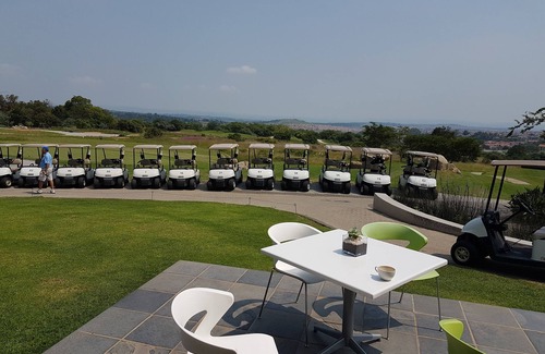 Greater Johannesburg Metropolitan Area Apartment | Comfortable And Secure Apartment In Golf Course Estate