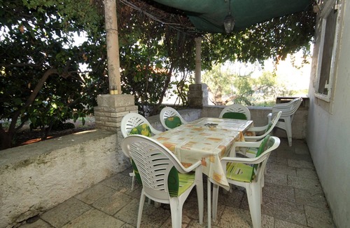 Vela Glavica Apartment | Comfortable and spacious apartment with terrace Lumbarda, Korčula (A-179-a)