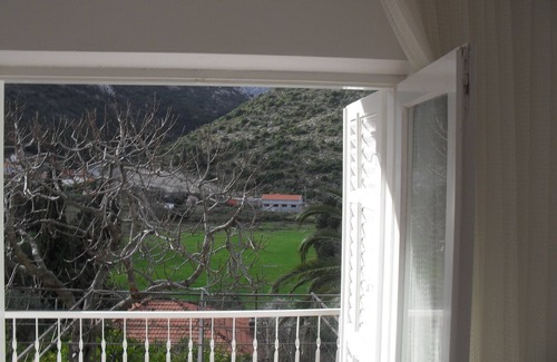 Trpanj Apartment | Comfortable and spacious apartment with terrace Trpanj, Pelješac (A-11545-a)