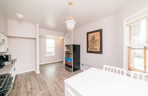Manchester Apartment | Comfortable and Walkable - Off-Street Parking