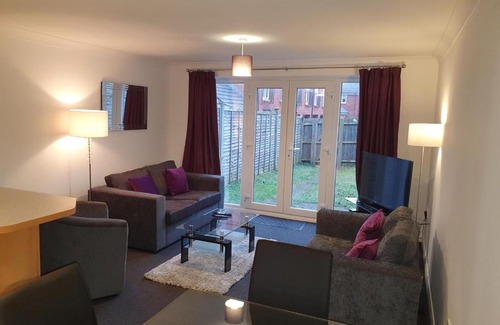 Cribbs Causeway Apartment | Comfortable and Welcoming Beatrix House by Cliftonvalley Apartments