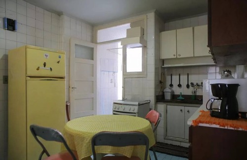 Santos Apartment | COMFORTABLE APARTMENT GONZAGA WITH BALCONY VIEW OF THE SEA IN THE BEST SPOT ON CANAL 3 BEACH