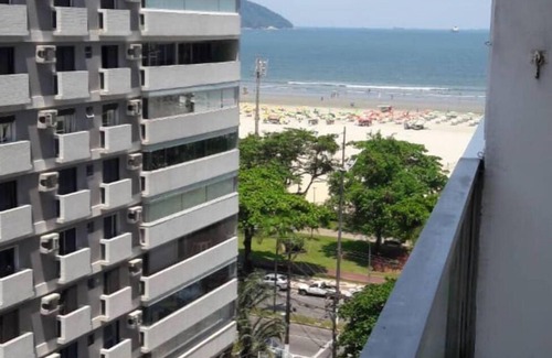 Santos Apartment | COMFORTABLE APARTMENT GONZAGA WITH BALCONY VIEW OF THE SEA IN THE BEST SPOT ON CANAL 3 BEACH