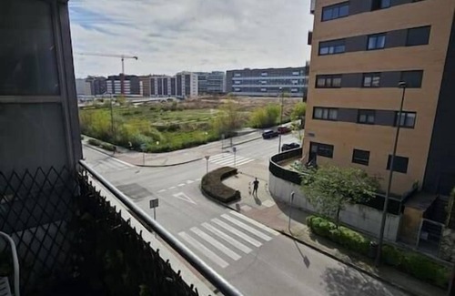 Tres Cantos Apartment | Comfortable apartment in Tres Cantos by beBalmy