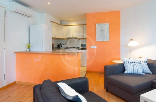 Sants-Badal Apartment | Comfortable apartment in Sants
