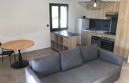 Ventiseri Apartment | Comfortable Apartment with 45 m² Terrace - Near Sea and Rivers 🏖️